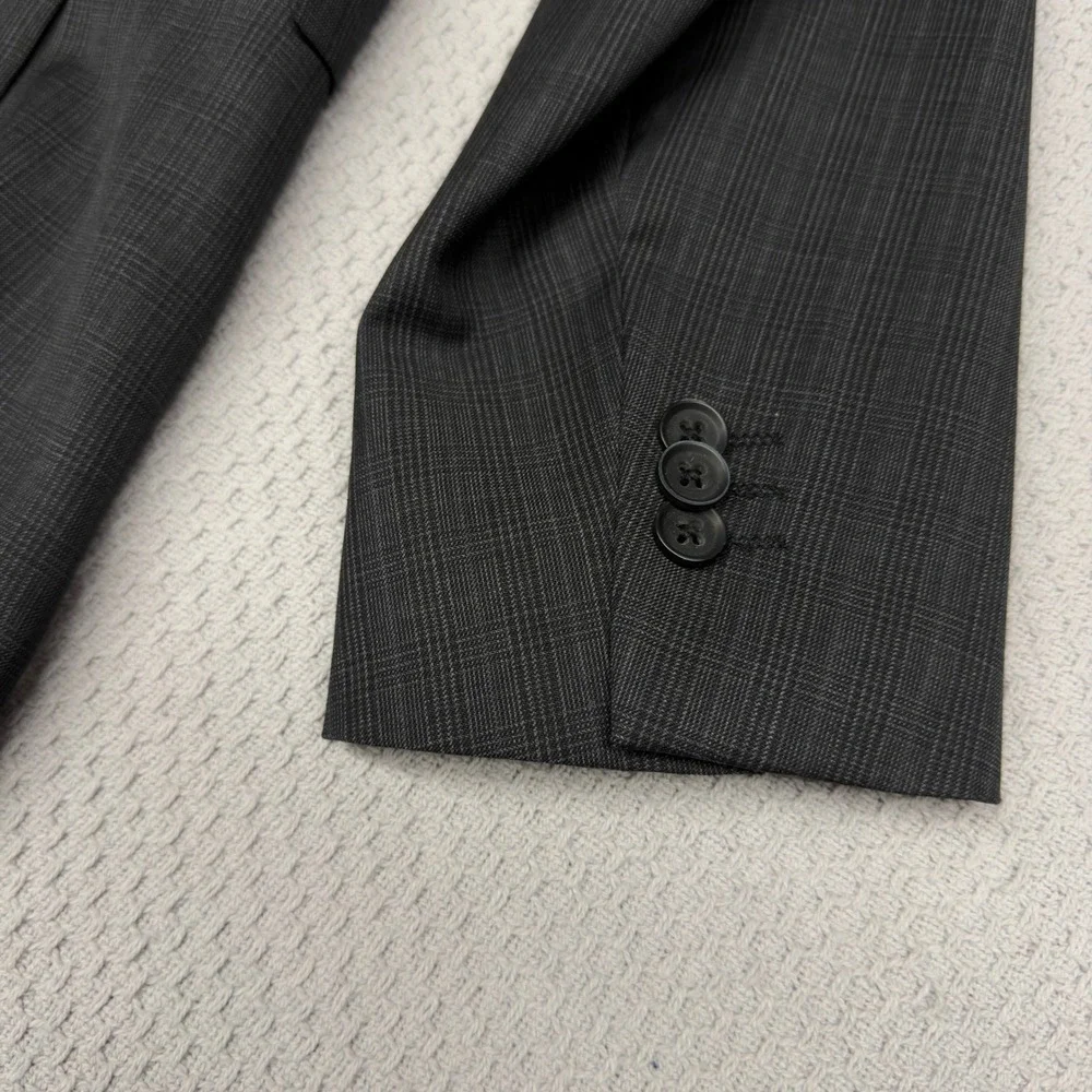 Banana Republic men adult